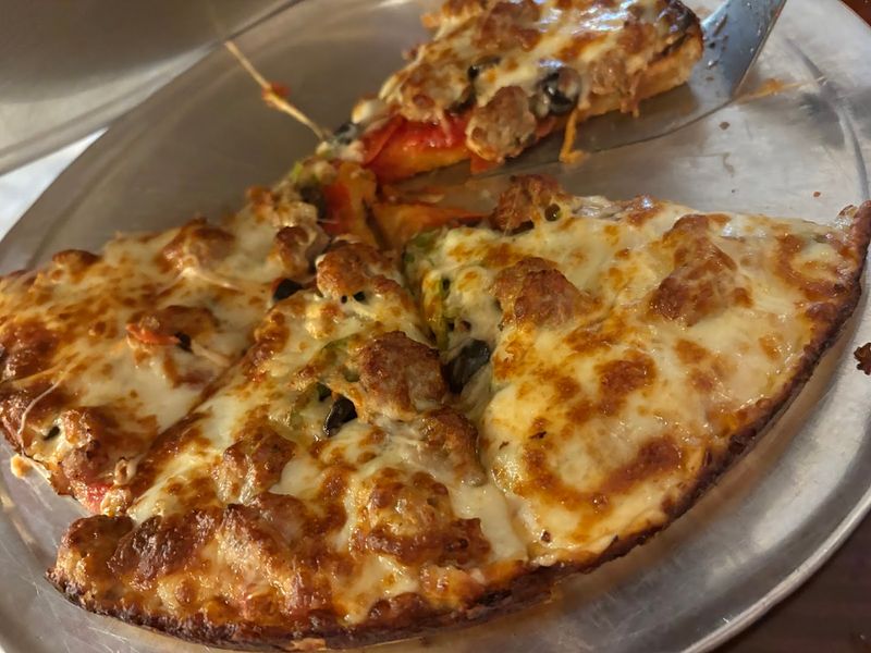 Quatro's Deep Pan Pizza, Carbondale