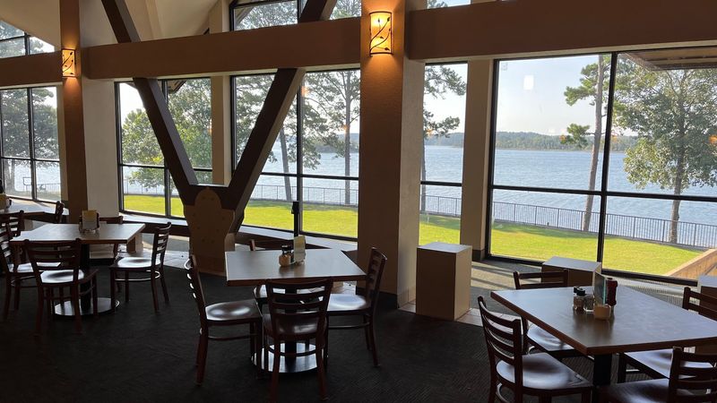 Shoreline Restaurant, Bismarck