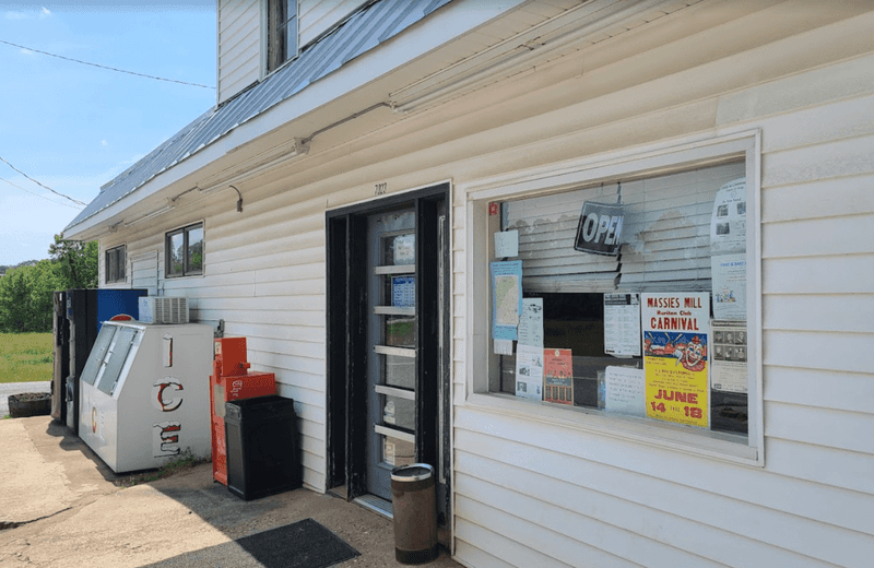 Mac's Country Store (Virginia)