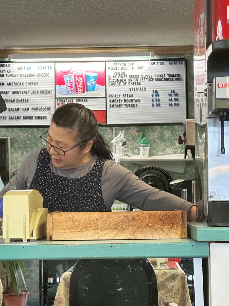 Quick Service Built For Busy Lunch Hours Quick Service Built For Busy Lunch Hours