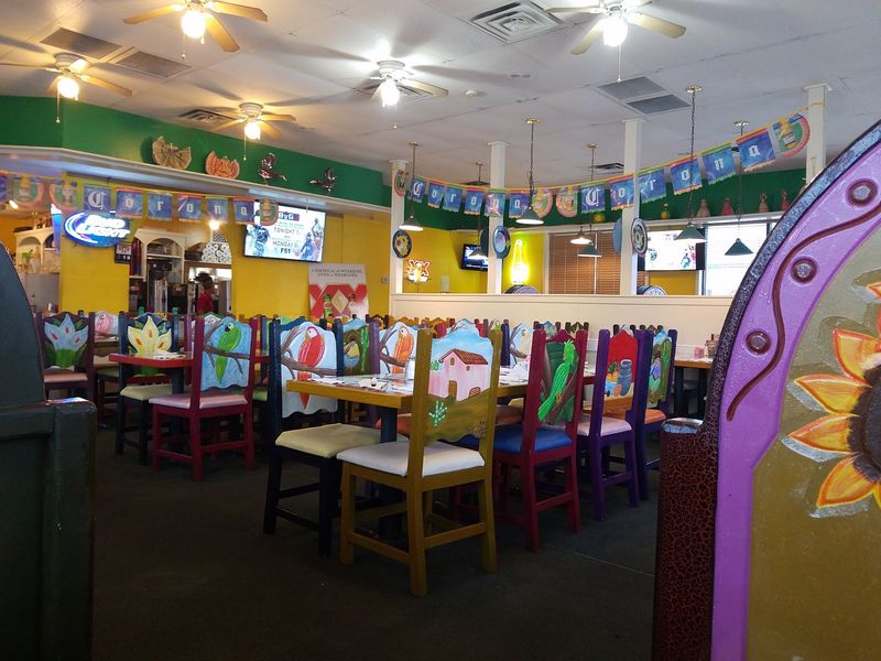 Quick Service Keeps Busy Meals Moving
