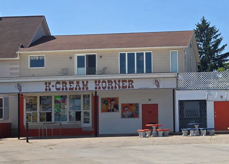 Why This Lorain Ice Cream Stand Still Feels Like A Local Tradition