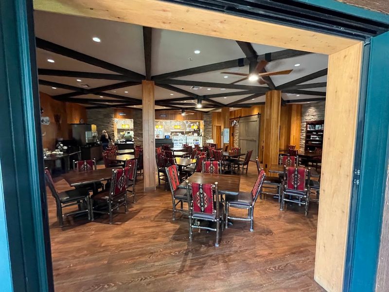 Perfect Times Of Year To Visit This Mountain Breakfast Gem