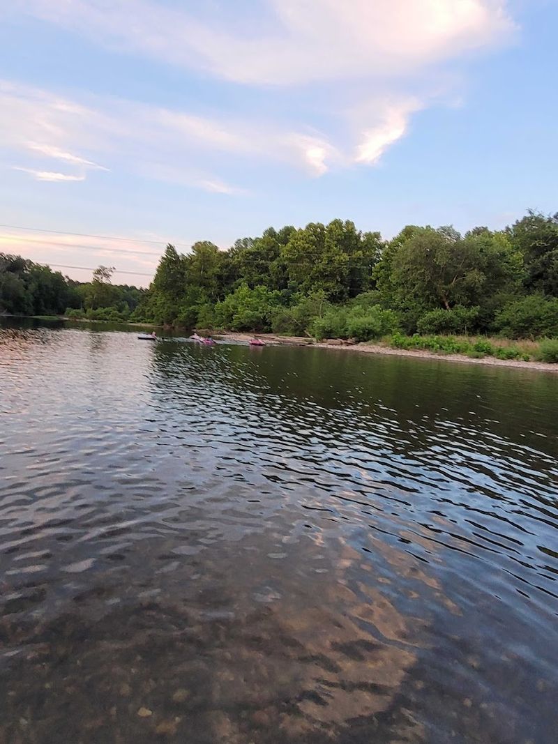 Lakeside Views That Make Everything Feel Softer