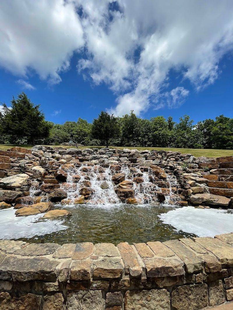 Seasonal Cascades Echoing Through Rocky Hollows