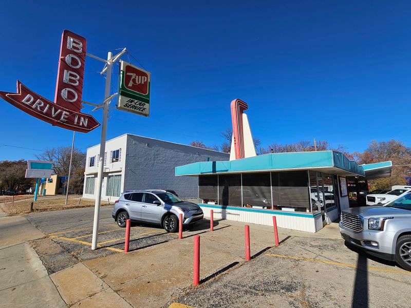 Bobo's Drive In, Topeka