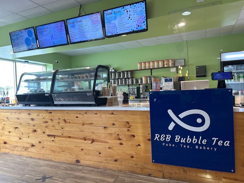 R&B Bubble Tea and Poke Bowl, Toledo