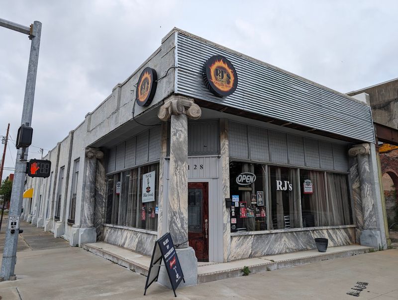 RJ's Sports Grill, Pine Bluff