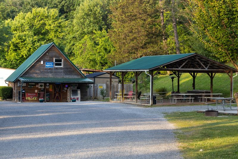 Raccoon Mountain Caverns