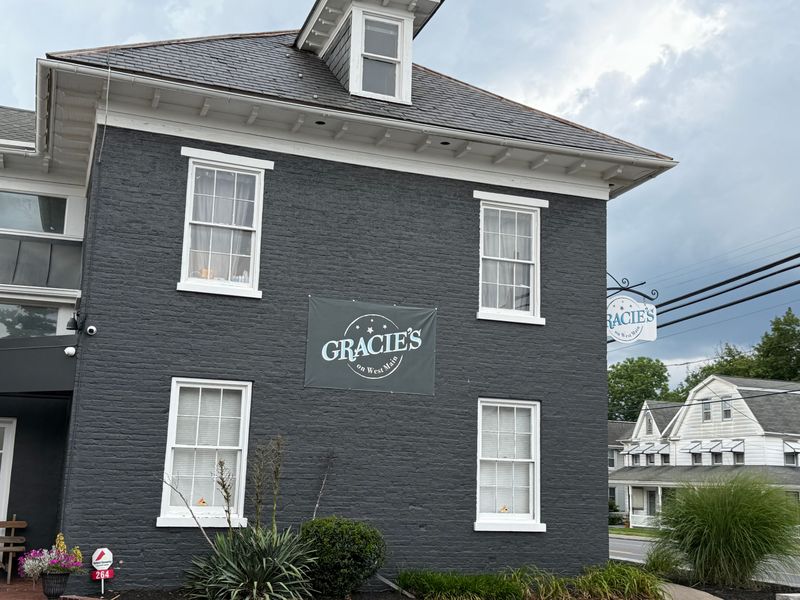 Gracie's on West Main — Leola, PA
