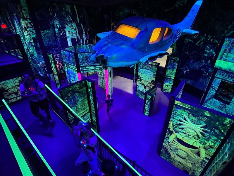 Laser Tag: Neon Hide And Seek