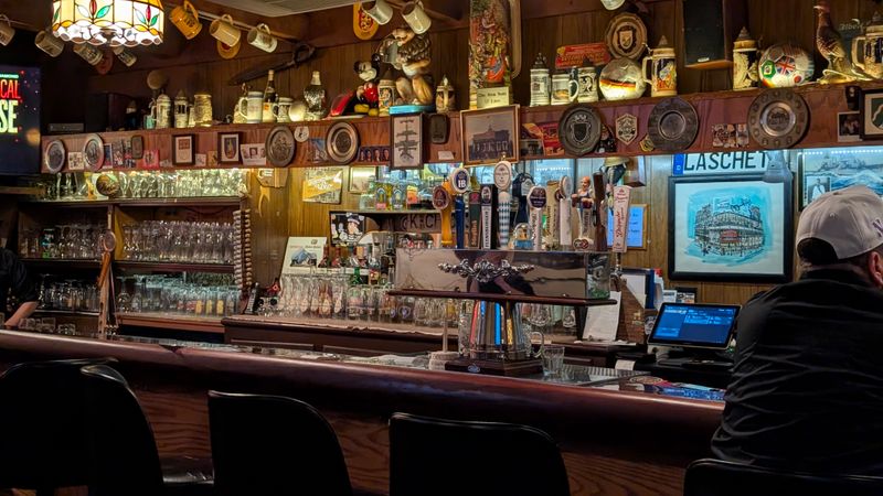 Laschet's Inn – Chicago