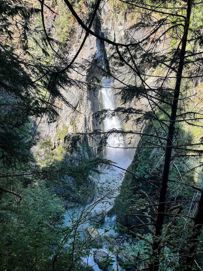 Rainbow Falls: The Bonus Stop 