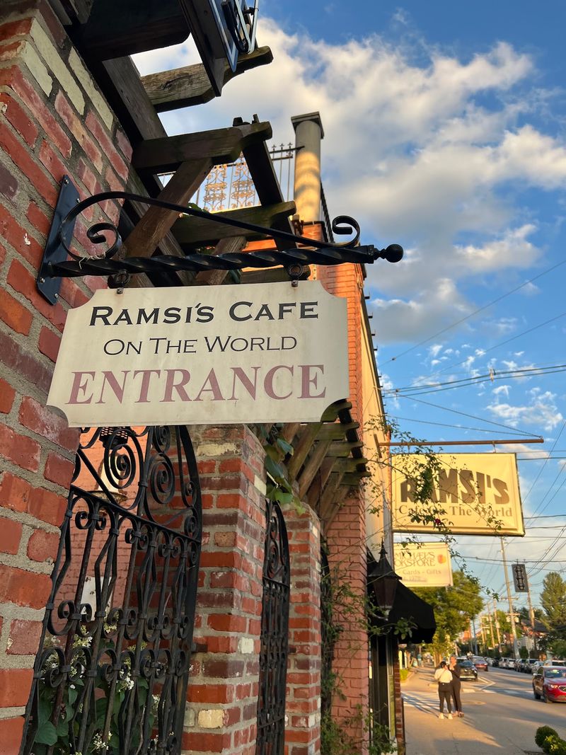 Ramsi's Cafe On The World