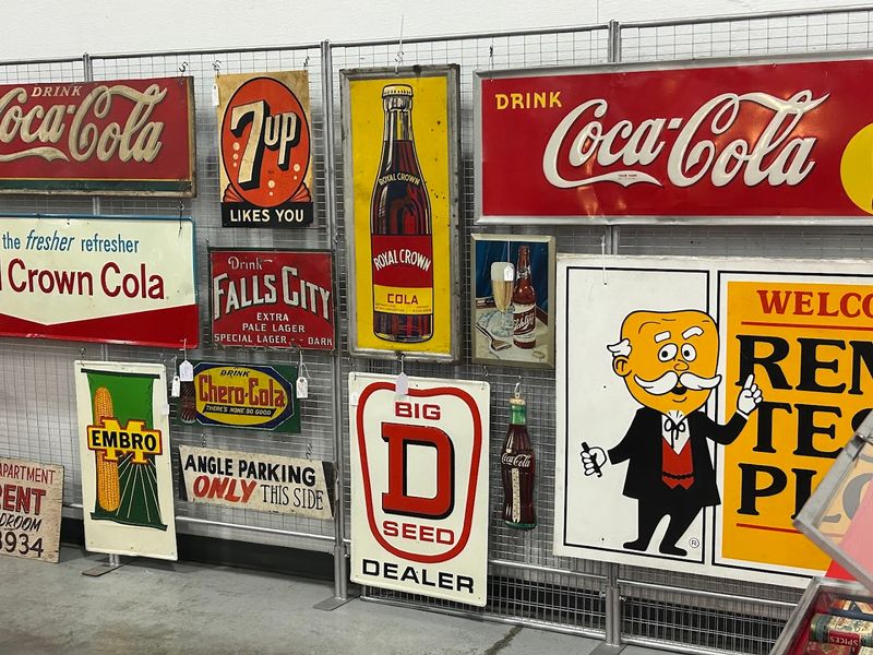 Grayslake Antique And Vintage Market, Grayslake, IL