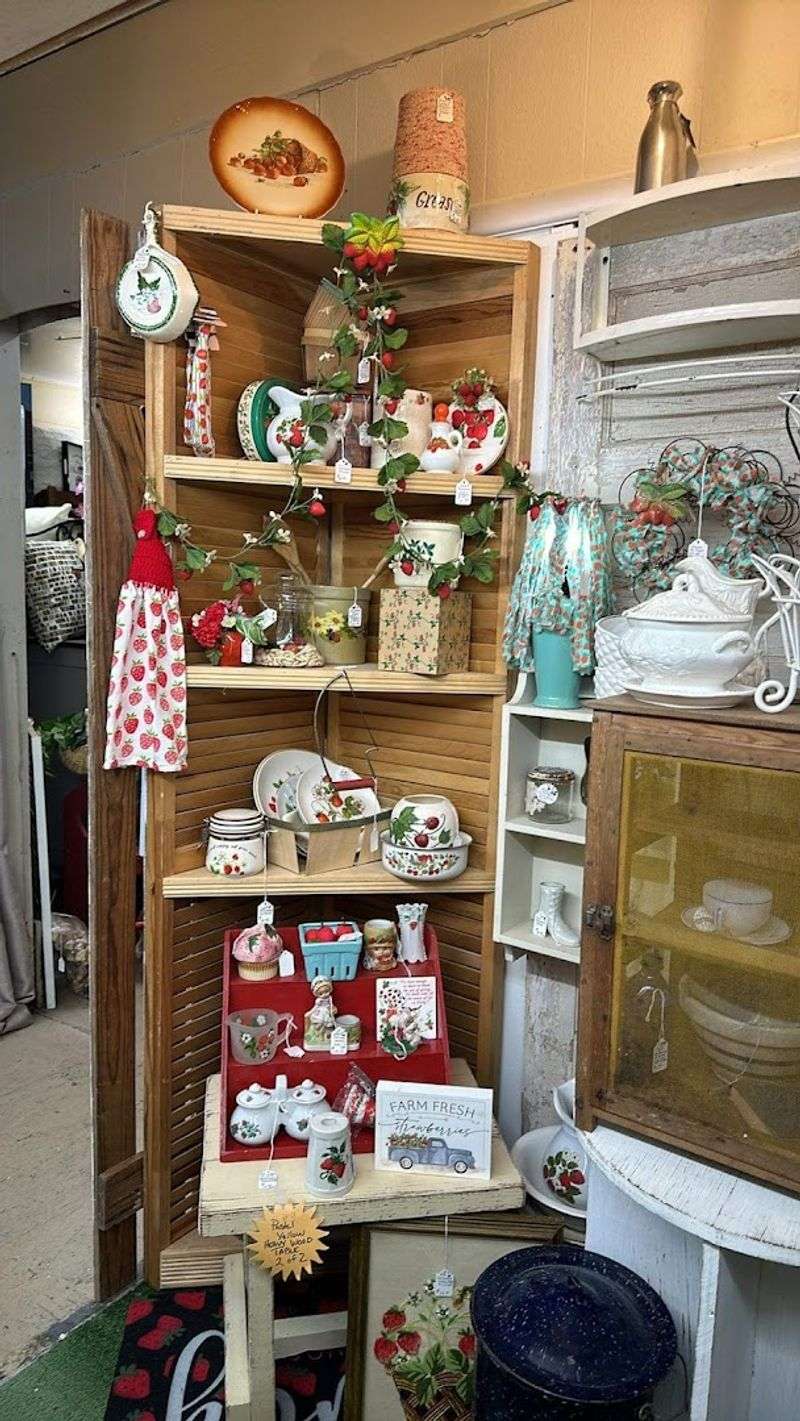 Weekday Visits Offer Quieter Treasure Hunting