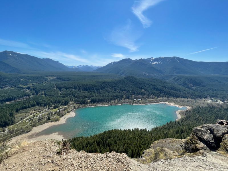 Rattlesnake Ledge: Big Views Without The All-Day Commitment Rattlesnake Ledge: Big Views Without The All-Day Commitment