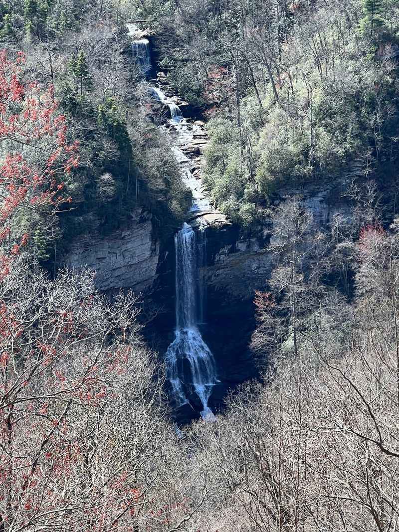 Raven Cliff Falls