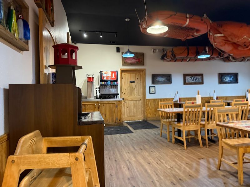 Atmosphere And Decor That Embrace The No-Frills Coastal Spirit