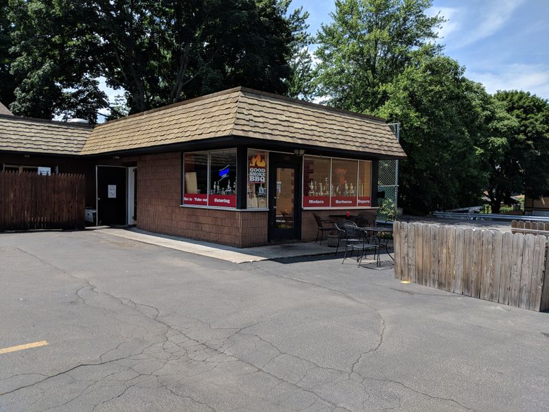 Good Smoke BBQ & Pub – East Rochester, New York