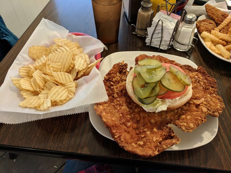 Ray's Drive Inn 