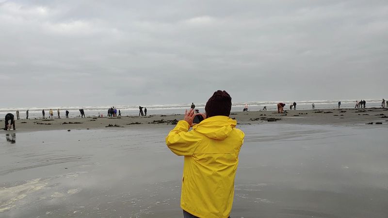 Razor Clamming: The Main Event