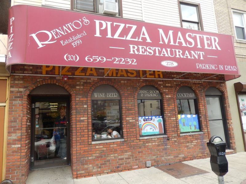 Renato's Pizza Masters: Jersey City's Old-School Champion