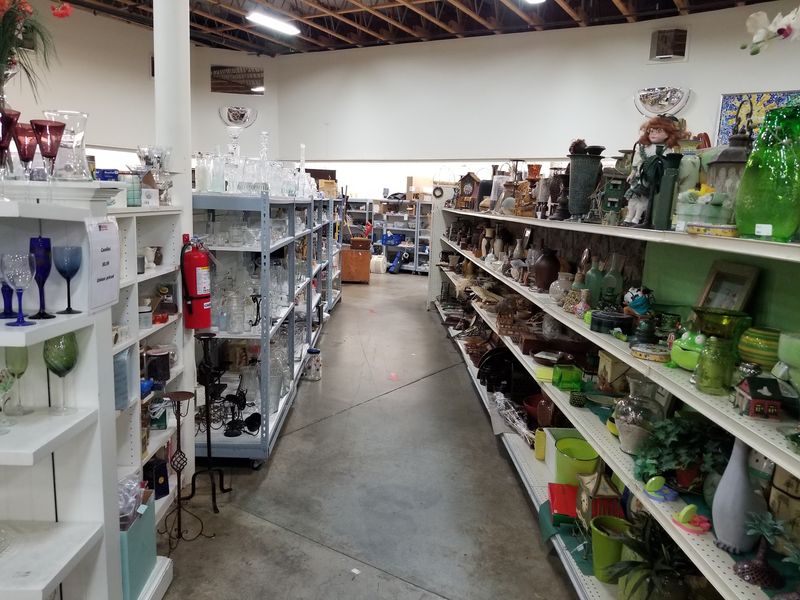 ReTails Thrift Store, Vancouver, WA