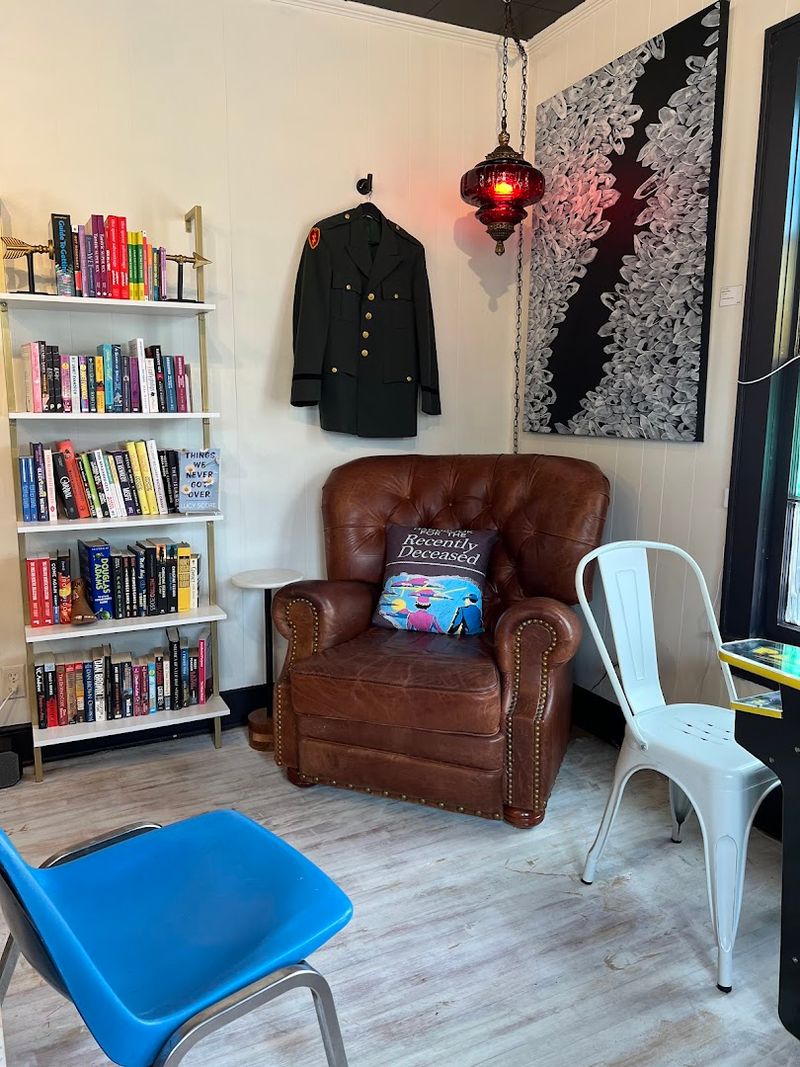 The Electric Strawberry, Hot Springs