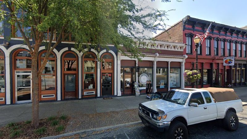 Window Shopping With Purpose Near Mulberry Street
