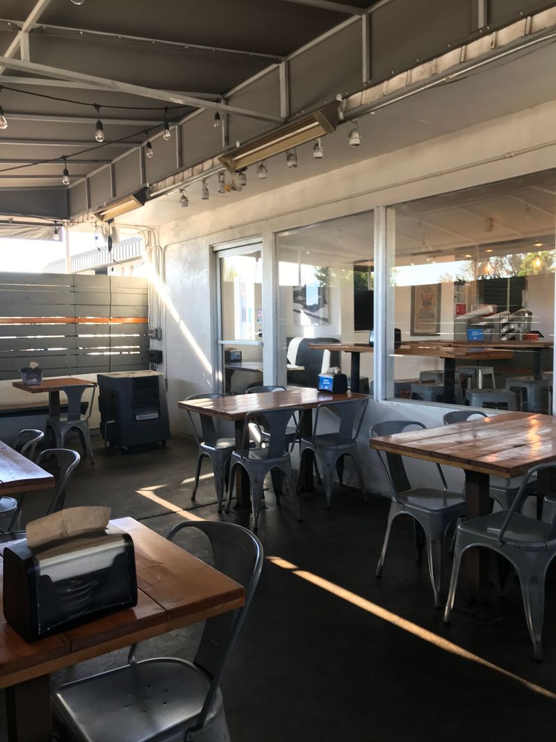 Sunday Crowd, Weekday Calm