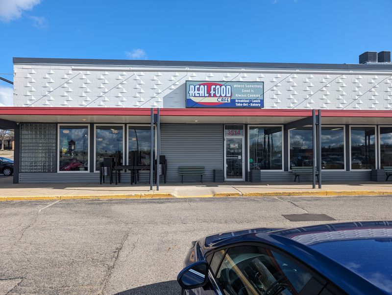 Real Food Cafe – North Plainfield Counter With the Same Addictive Burrito (Grand Rapids)