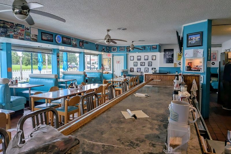 The Cozy 1950s Atmosphere That Takes You Back In Time