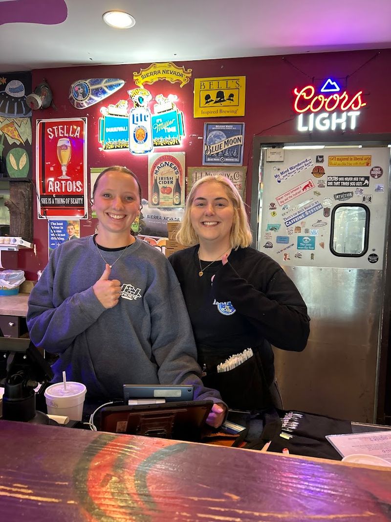  Friendly Service Rhythm And Attentive Checks