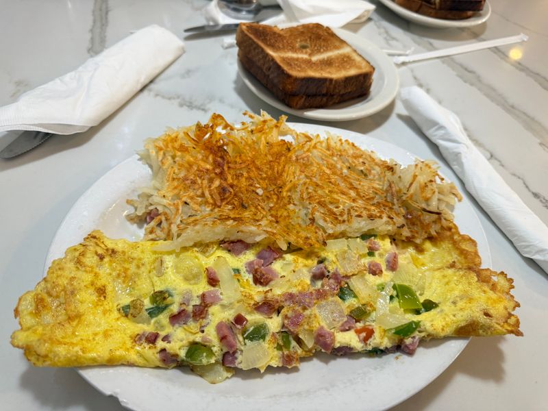 A Diner That Understands What Comfort Food Means