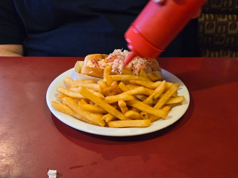 Lobster Boat Restaurant – Merrimack