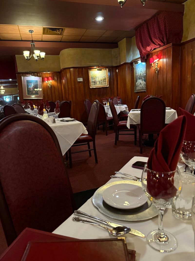 Red Leather Booths And Tuxedos Set The Whole Mood Red Leather Booths And Tuxedos Set The Whole Mood