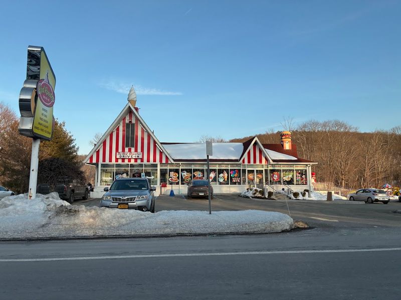 Red Rooster Drive-In