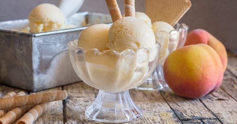 Homemade Peach Ice Cream