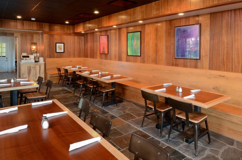 Harvey's Main Street Bar-B-Q (304 E Main Street, Mount Joy, PA 17552)