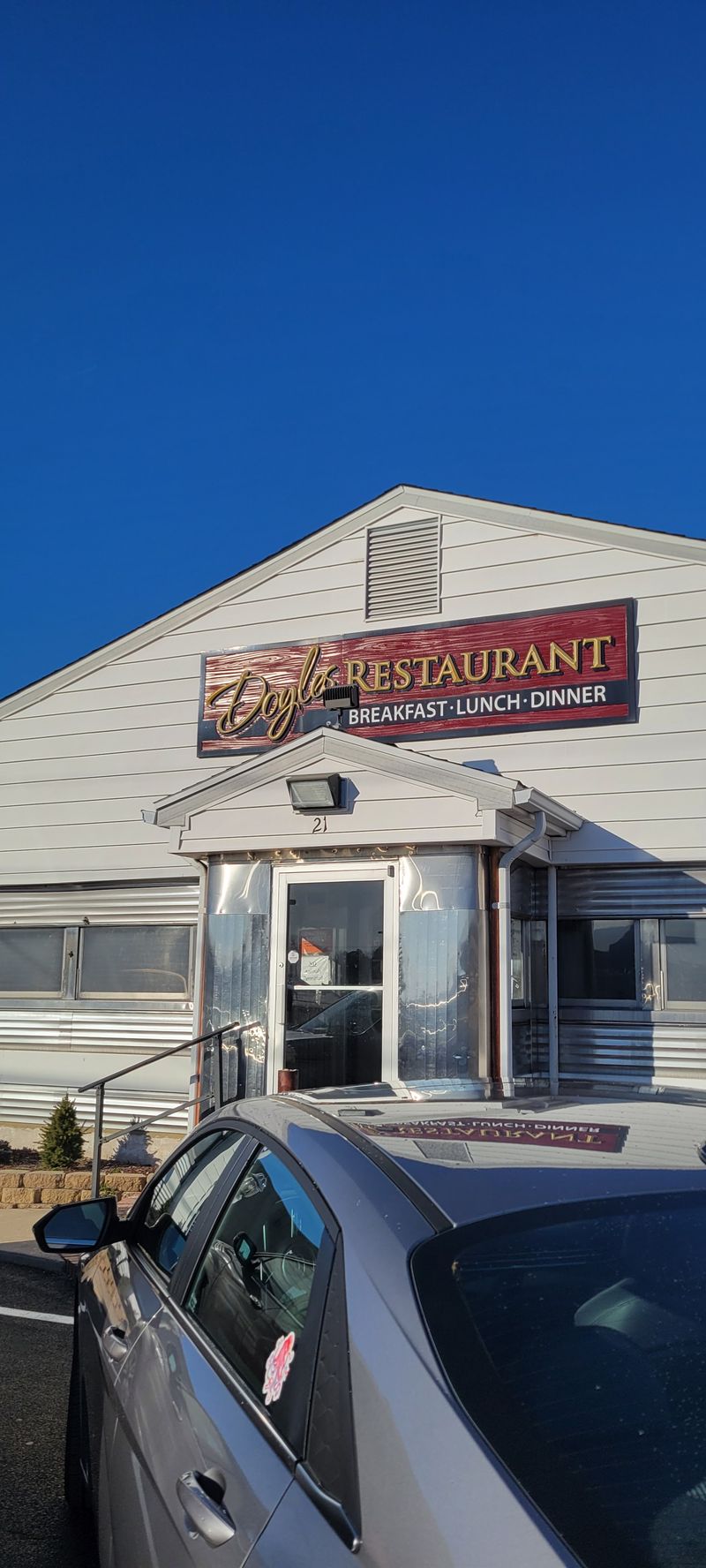 The Website Connects Digital Seekers to Classic Dining