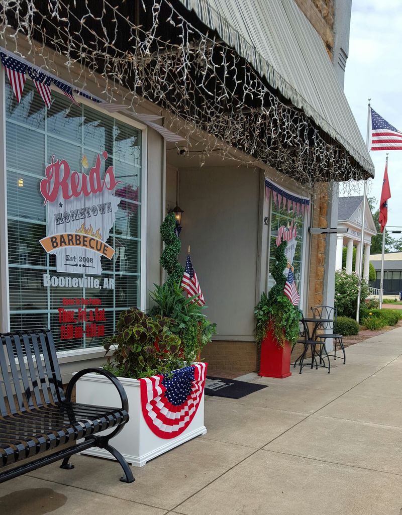 Reid's Hometown Barbecue, Booneville