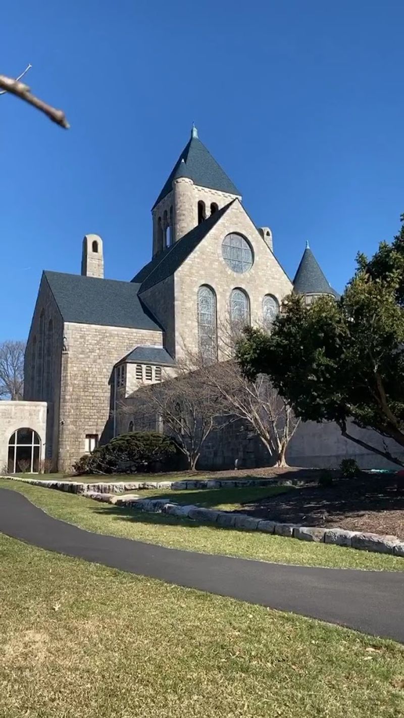 Guided Tours That Bring Every Room To Life