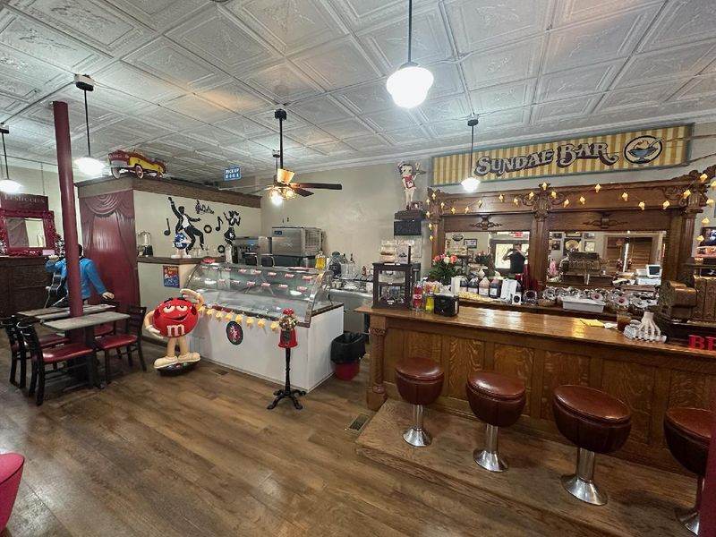 Reminisce Ice Cream Parlor, Carrollton