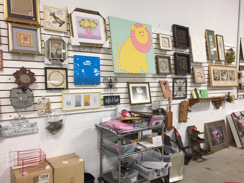 Renew Secondhand Store, Marion
