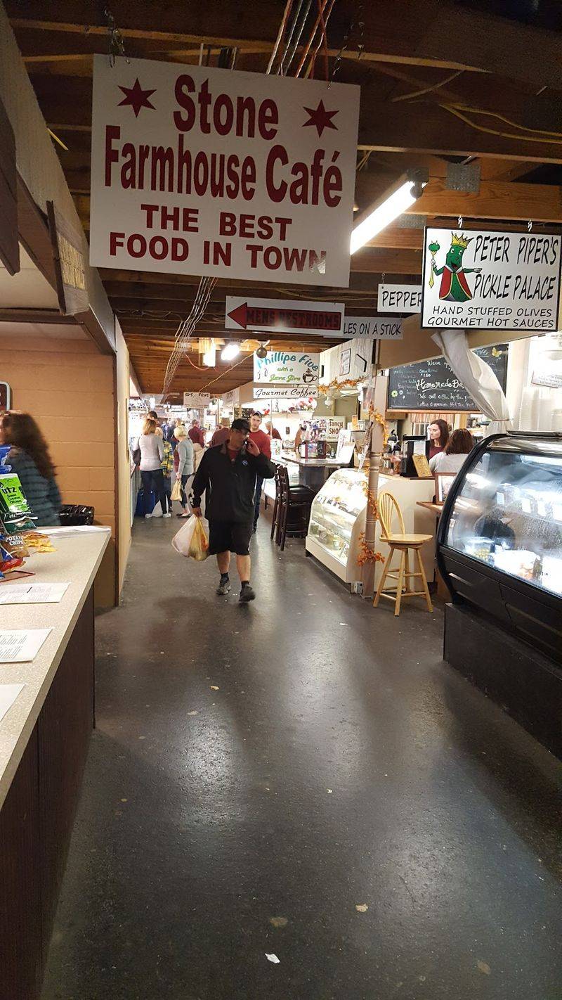 Renninger's Antique and Farmers Market