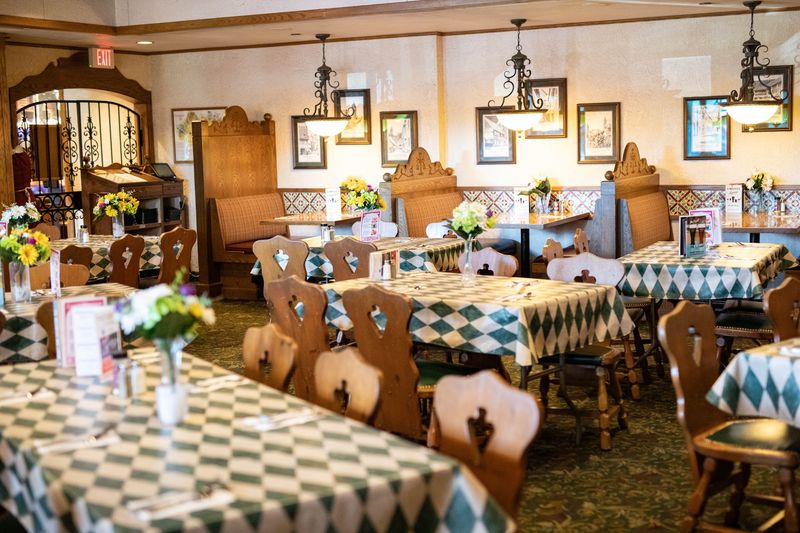 Reserve Your Holiday Seat