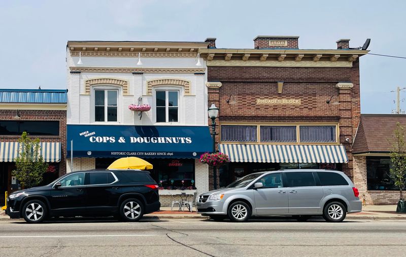 Mind The Cannoli Detour