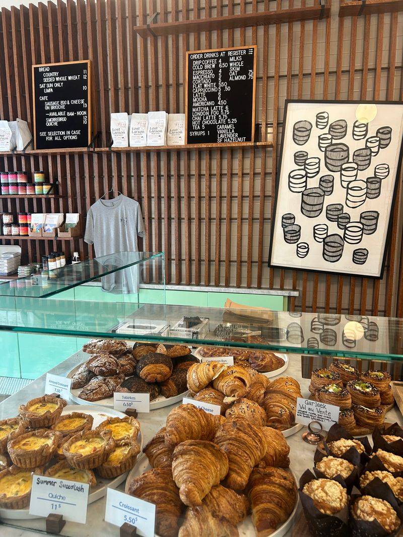 Perfect Location On Clark Street