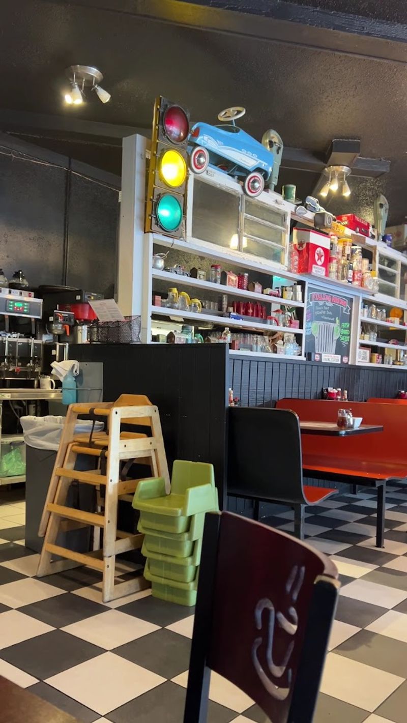 Retro Details Give The Dining Room Personality